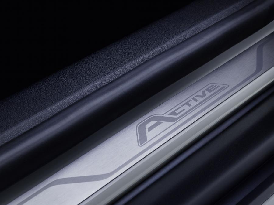 Детали интерьера Ford Focus Active 2018 года  (WW) (фото 26 из 43)